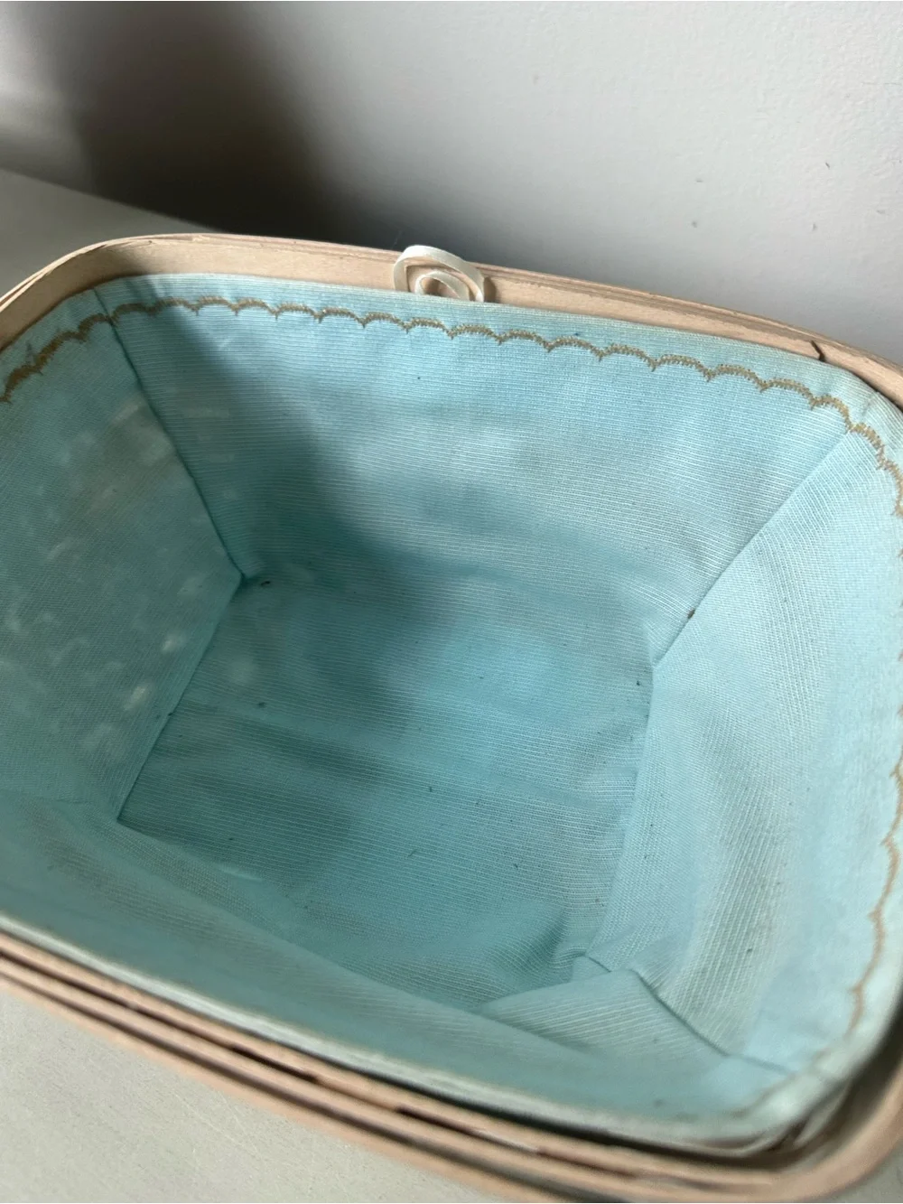 Longaberger white wash Robbins egg blue Easter basket with liner protector tie o